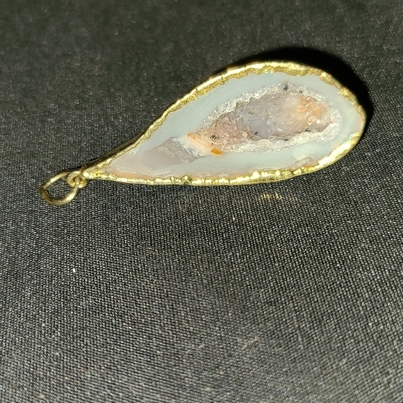 Beautiful Small GEODE Wrapped in a Gold Tone Metal - Picture 2 of 6